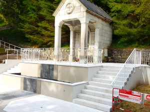 Bénite Fontaine à la Roche sur Foron : réalisation des escaliers et des terrasses en pierres